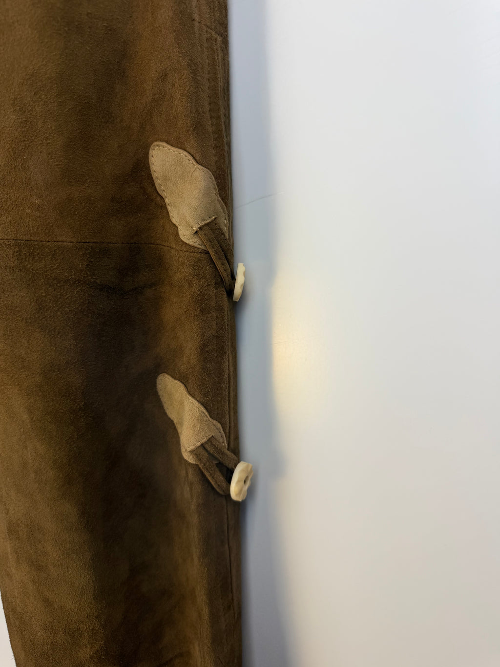Pantaloni tirolesi originali vintage in pelle scamosciata marrone