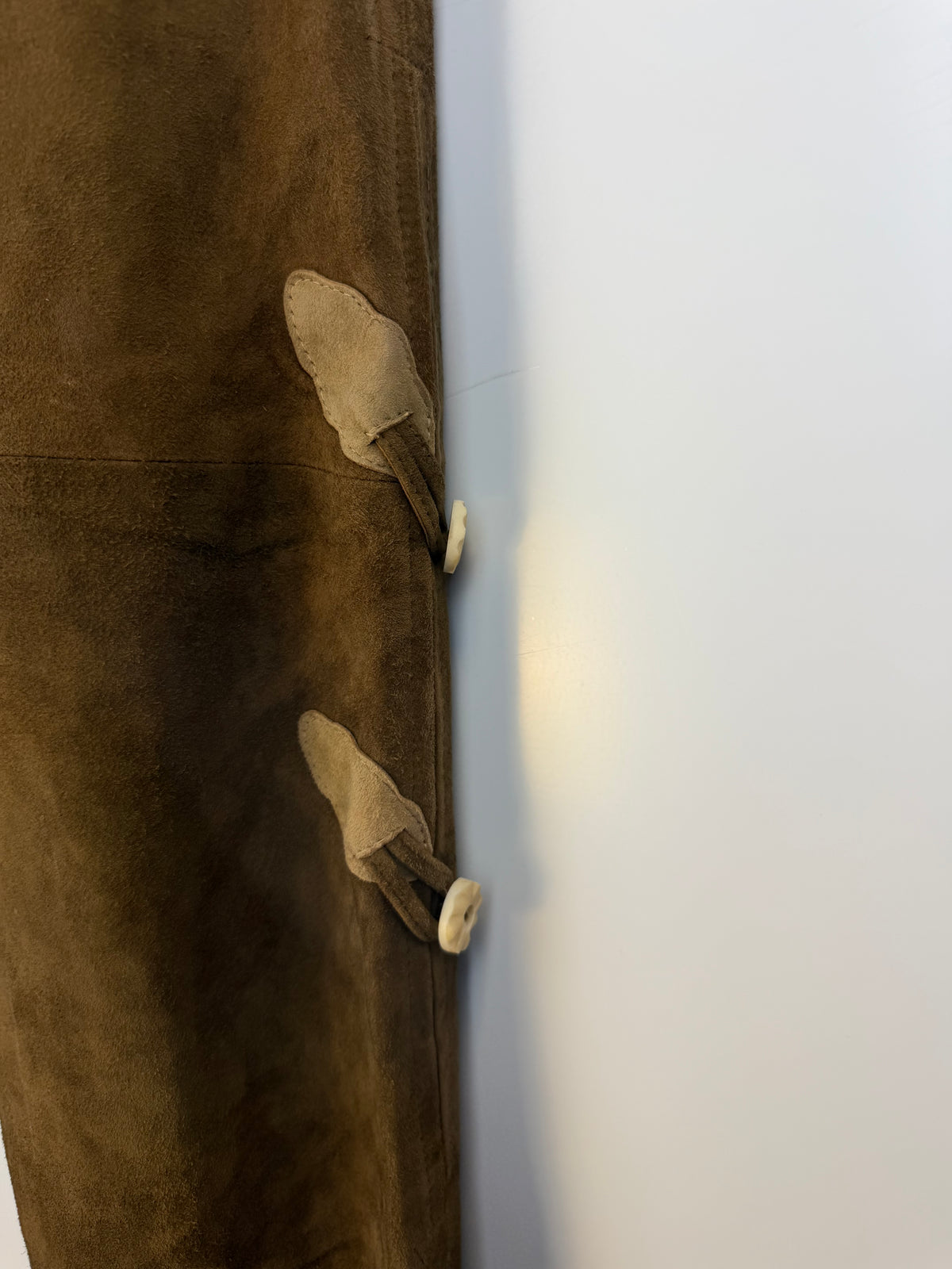 Pantaloni tirolesi originali vintage in pelle scamosciata marrone