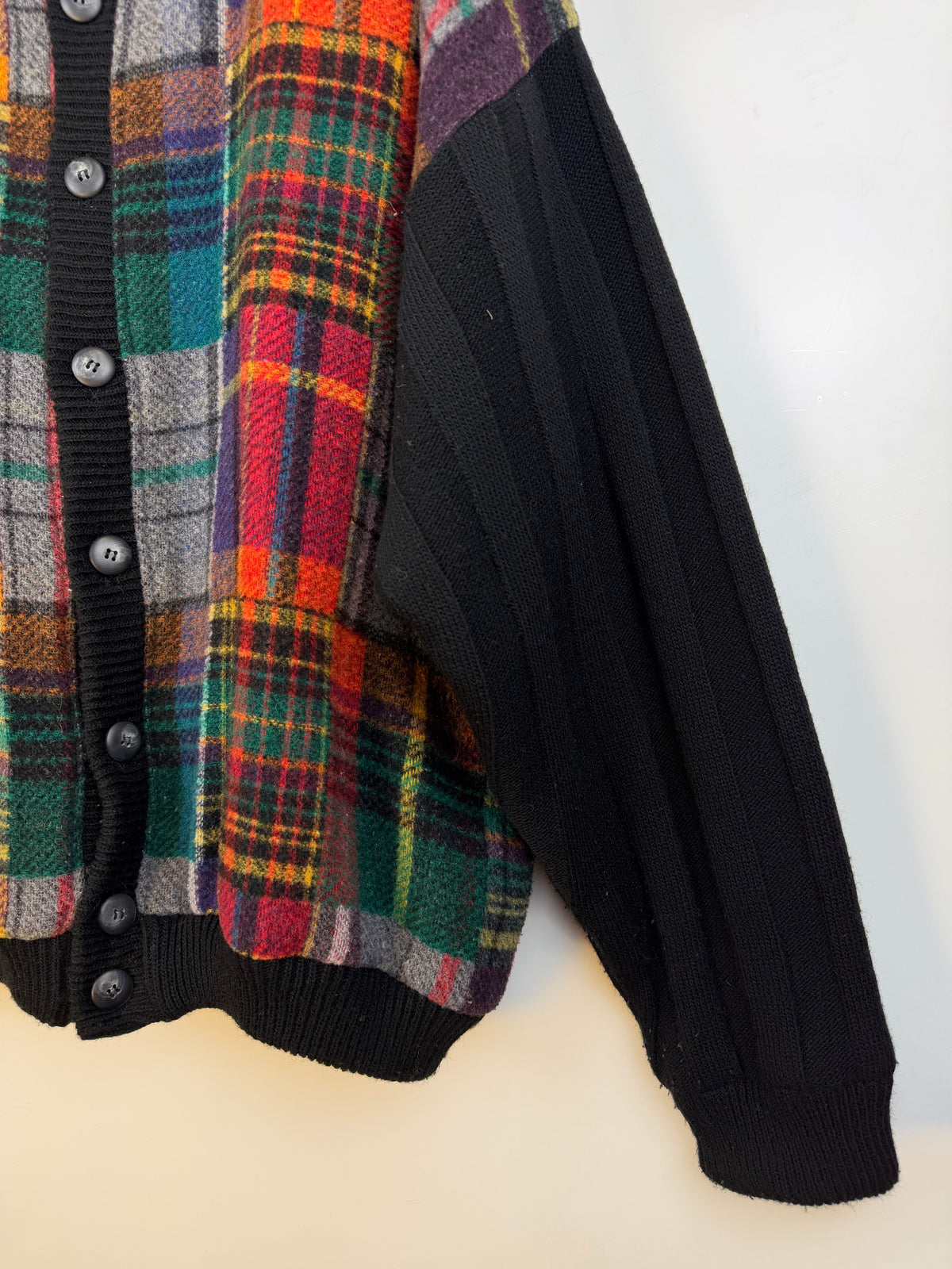 Cardigan vintage tartan multicolore con fodera trapuntata