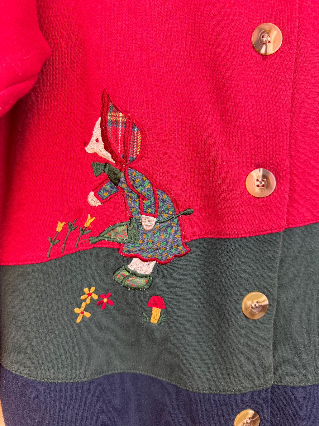 Felpa cardigan vintage con ricami e applicazioni