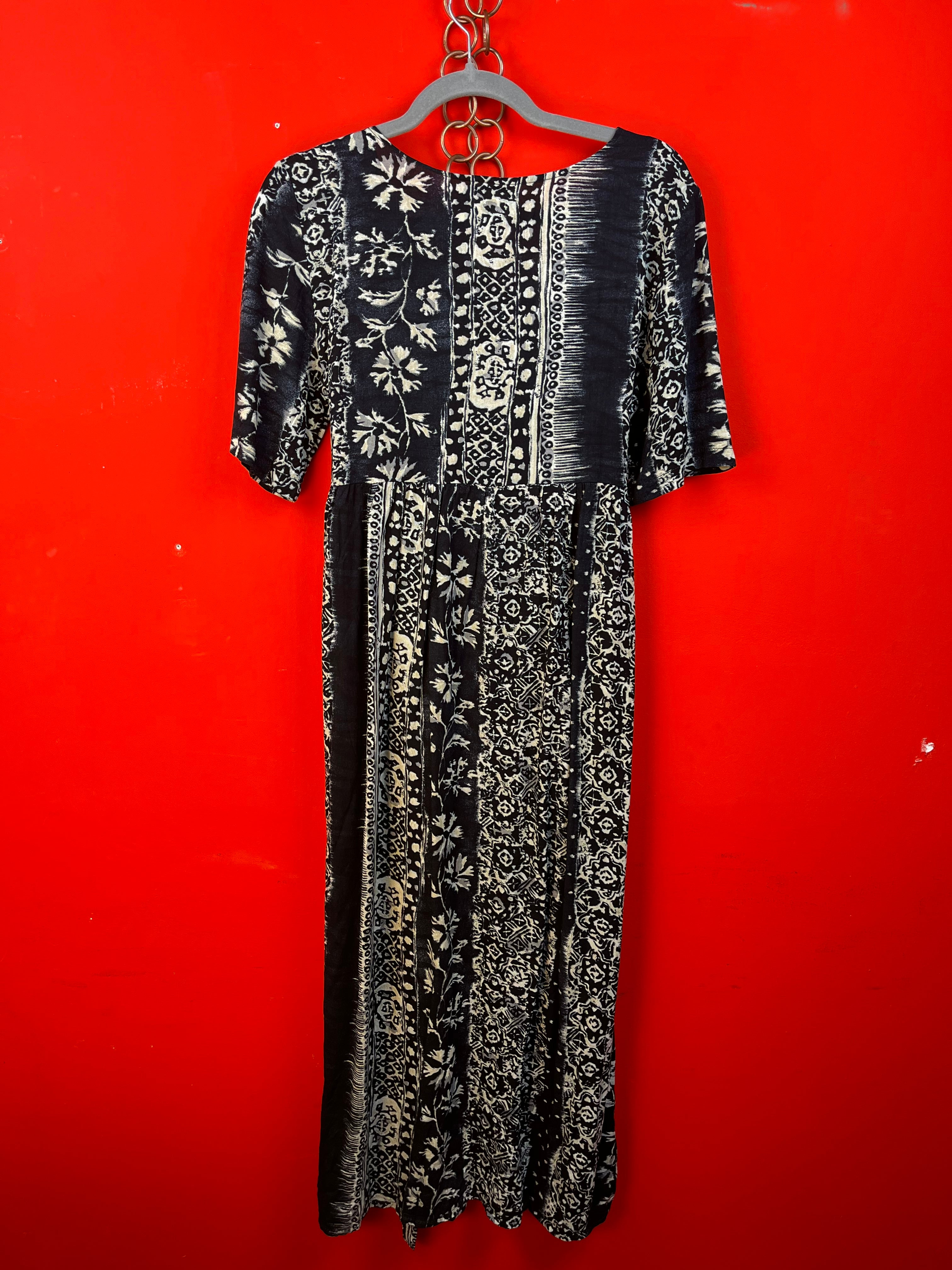 Vintage 90s Black & White Pattern Midi Dress