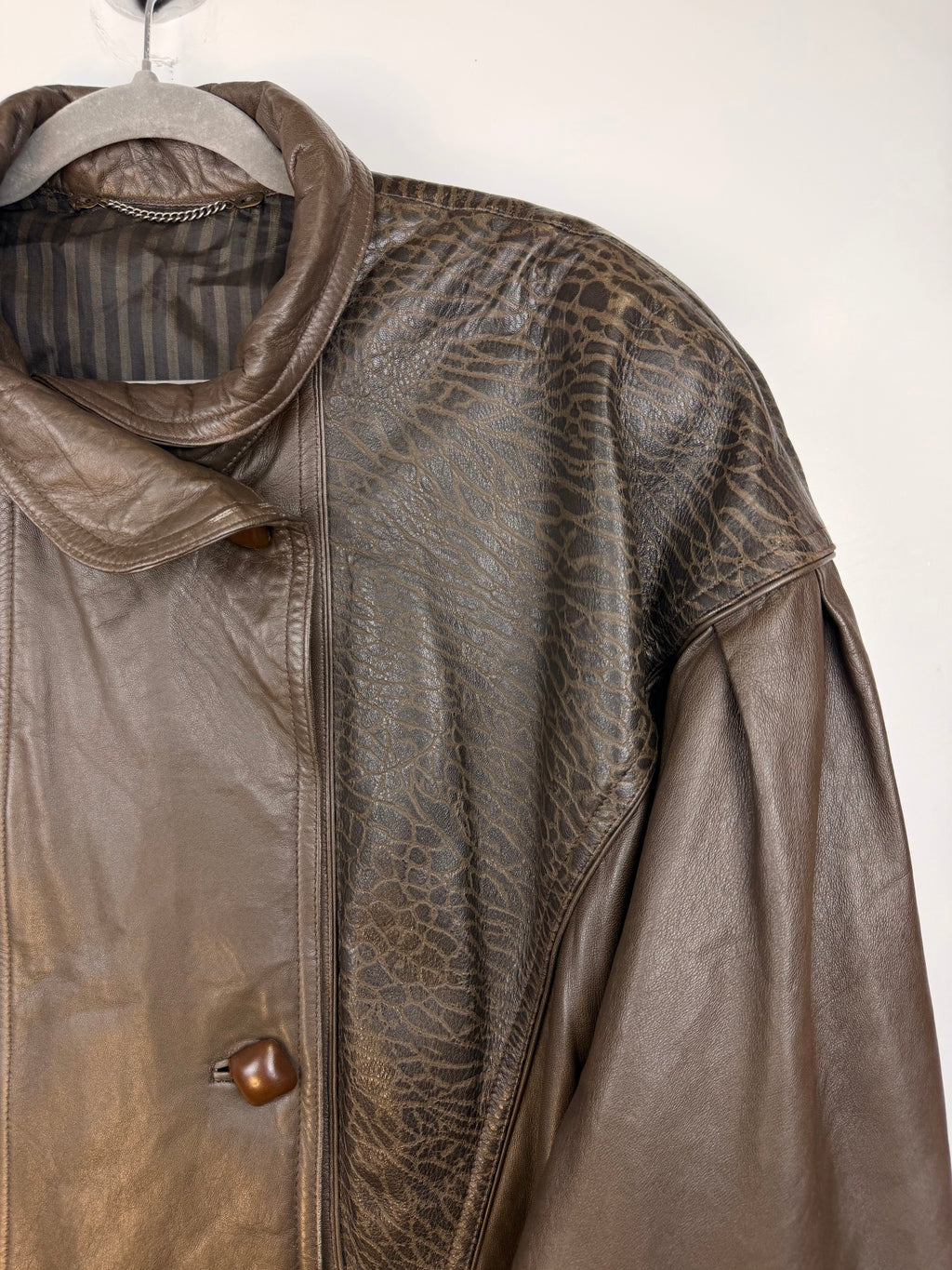 Vintage 90s Genuine Leather Oversized Jacket – Brown – Size 42 (Fits L)