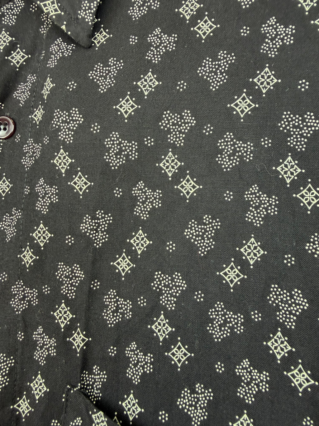 Camicia vintage anni ’90 nera con stampa geometrica