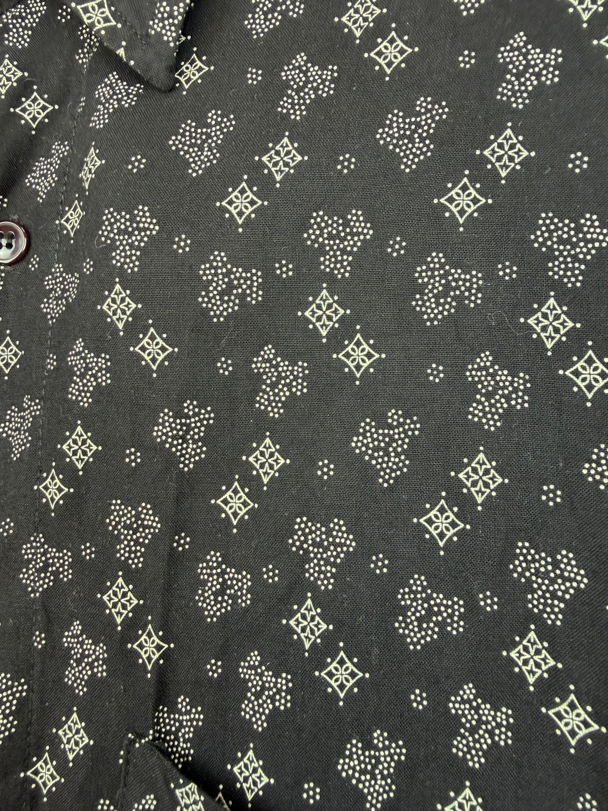 Camicia vintage anni ’90 nera con stampa geometrica
