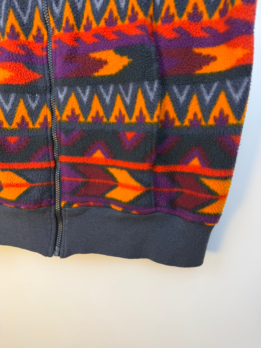 Gilet vintage in pile con fantasia geometrica – Sévres Sweater