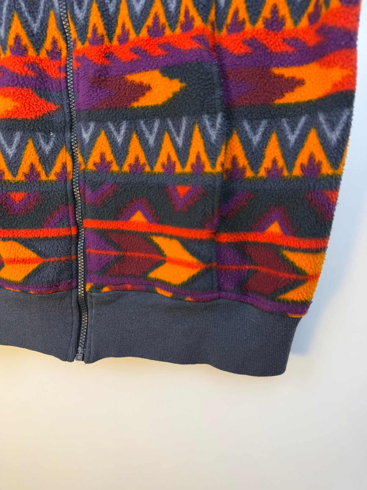 Gilet vintage in pile con fantasia geometrica – Sévres Sweater