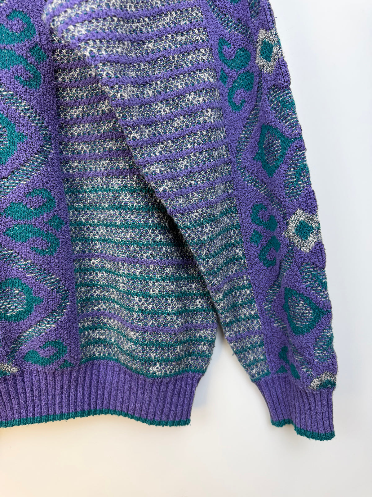 Maglione vintage jacquard viola e verde – M