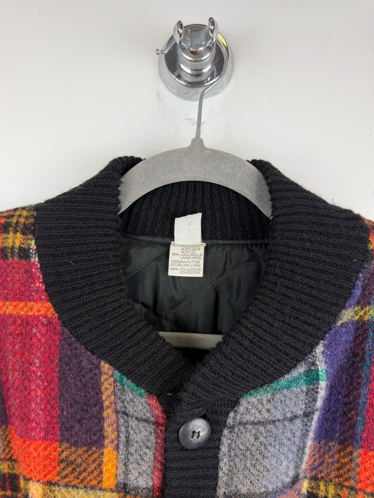 Cardigan vintage tartan multicolore con fodera trapuntata