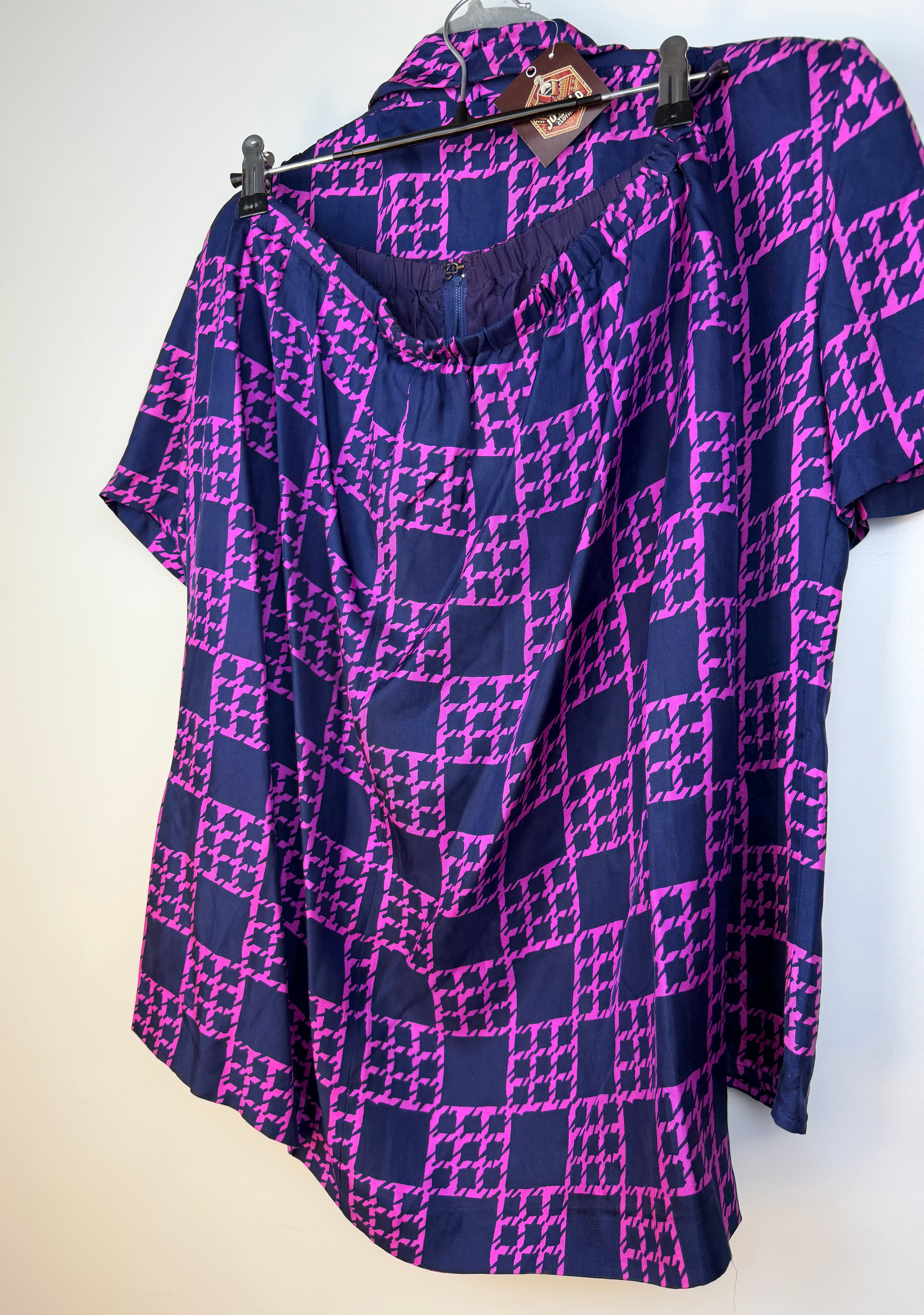 Completo vintage anni ’90 gonna e camicia fantasia viola e fucsia