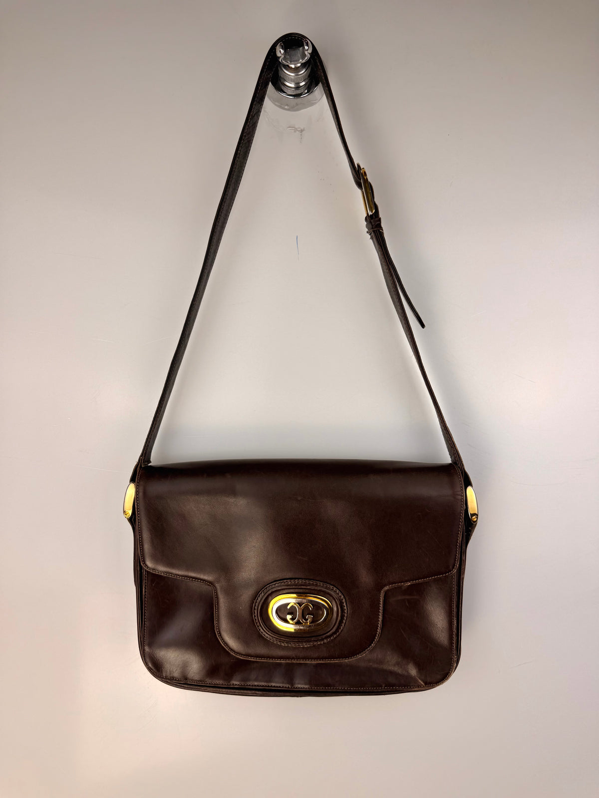 Borsa vintage in pelle marrone cioccolato con dettagli bicolore