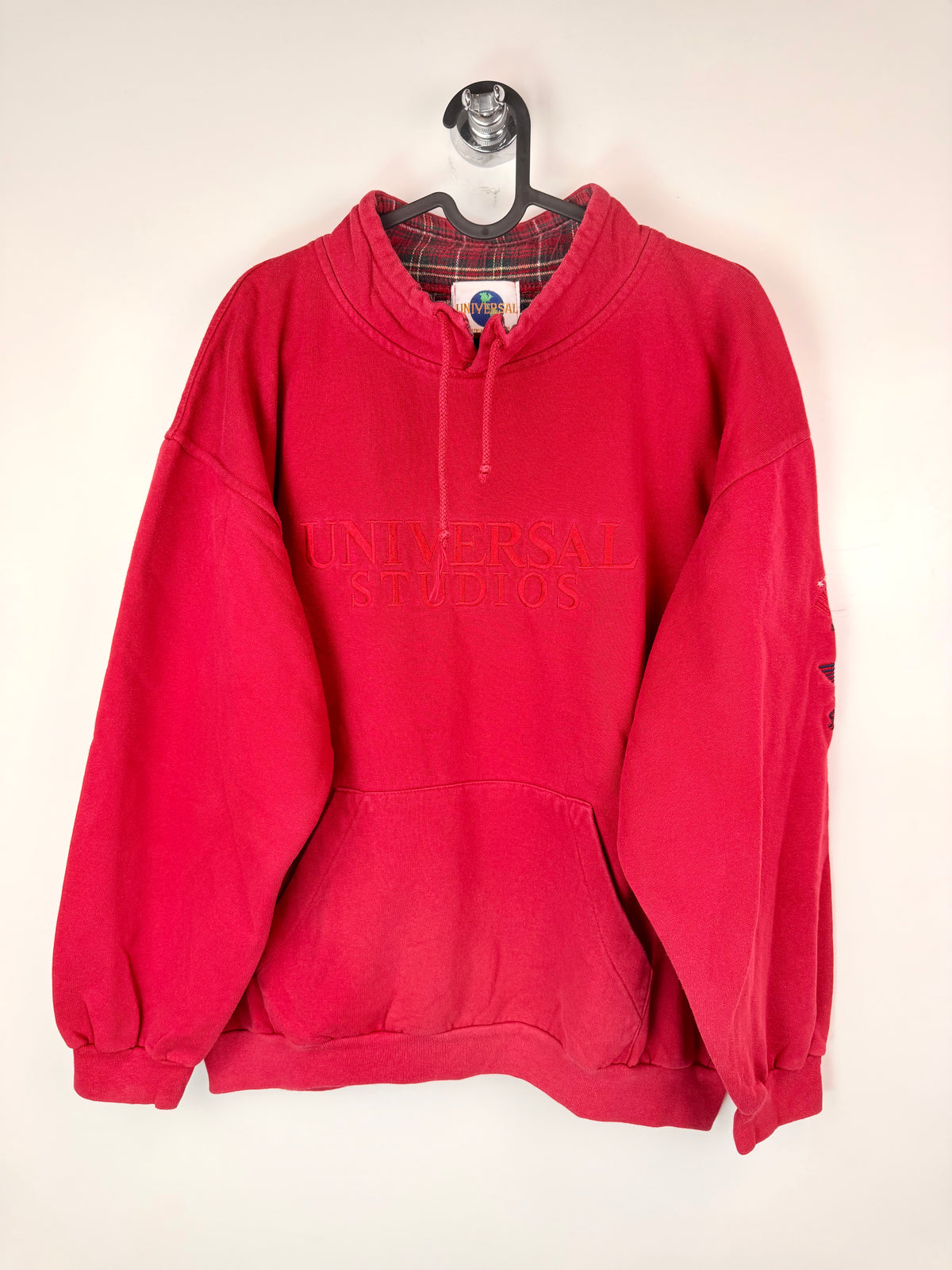 Felpa vintage Universal Studios rossa con ricami e collo tartan