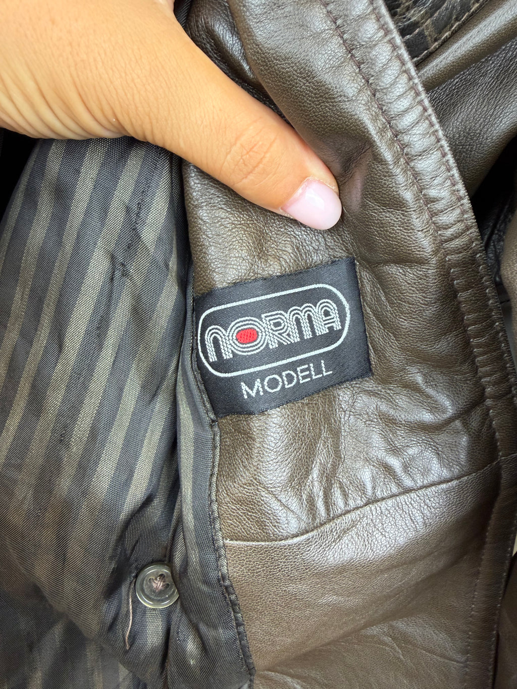 Vintage 90s Genuine Leather Oversized Jacket – Brown – Size 42 (Fits L)