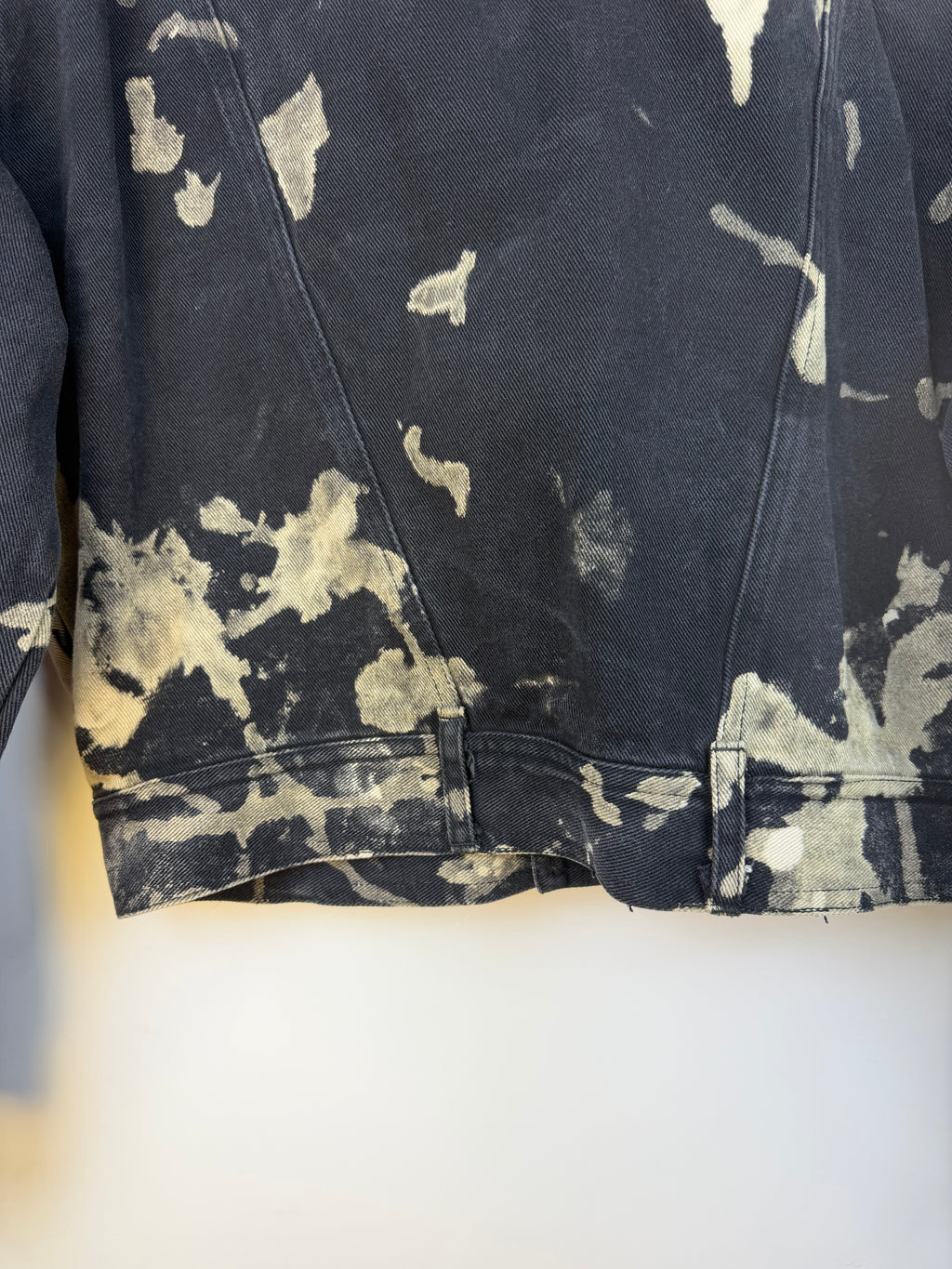 Giacca vintage in denim tie-dye nero e beige – Monte Quato