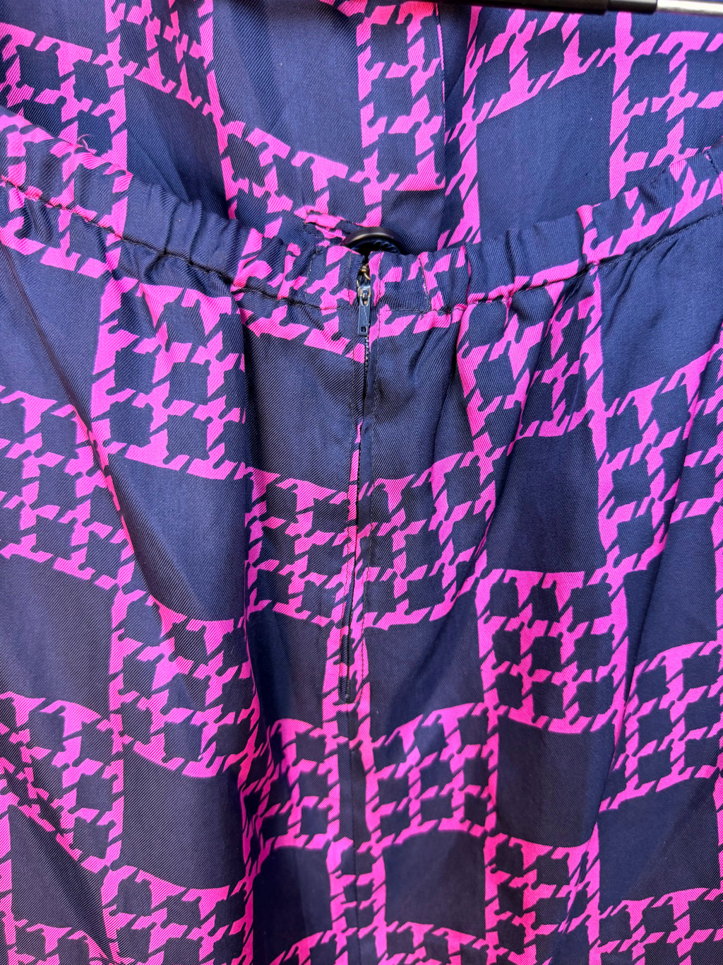 Completo vintage anni ’90 gonna e camicia fantasia viola e fucsia