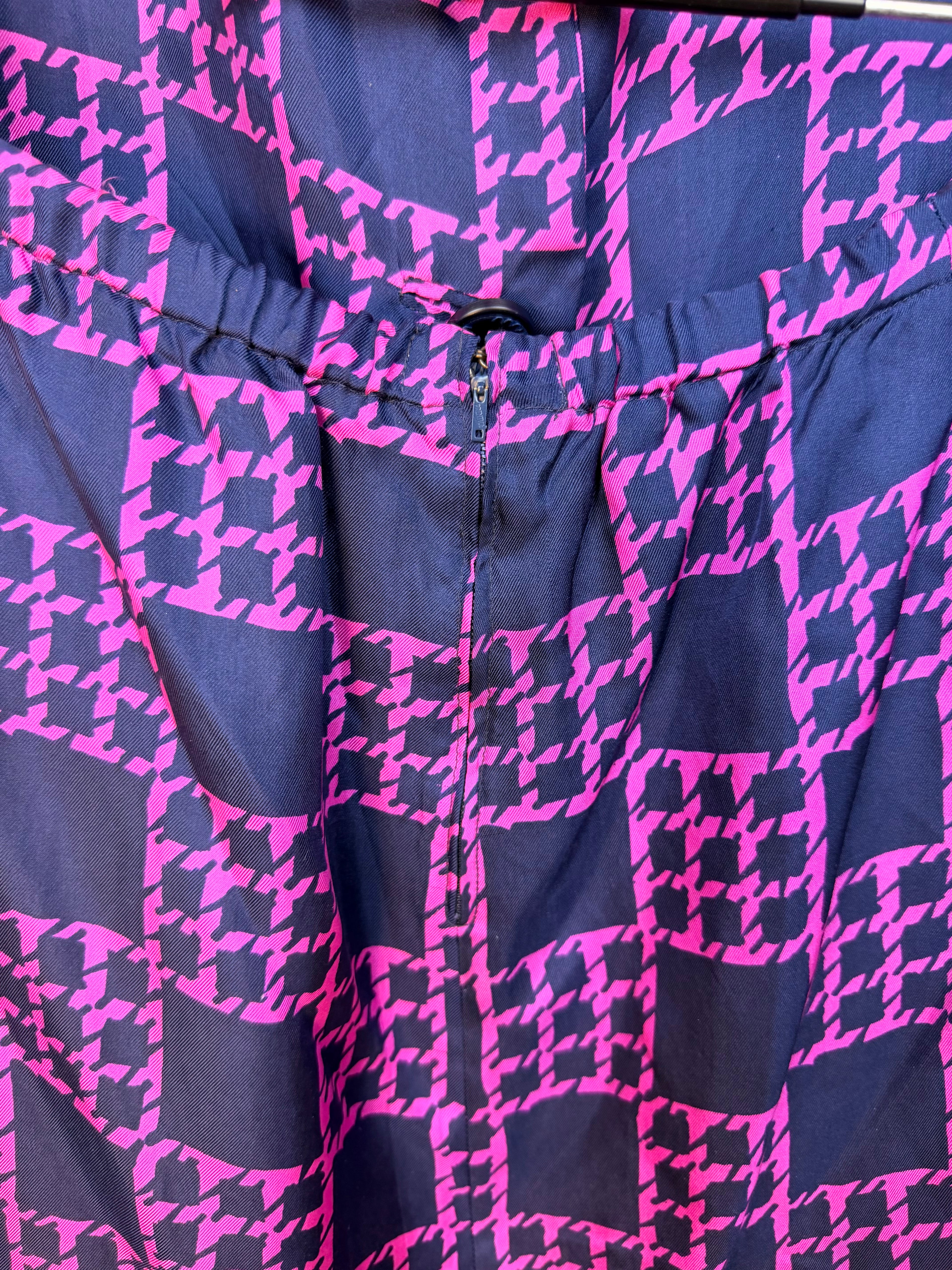 Completo vintage anni ’90 gonna e camicia fantasia viola e fucsia