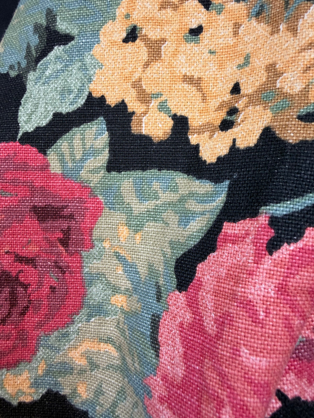 Gilet vintage floreale con fondo a punta