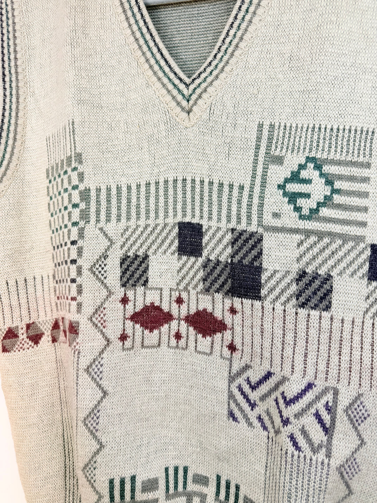 Gilet vintage beige in misto lana con fantasia geometrica