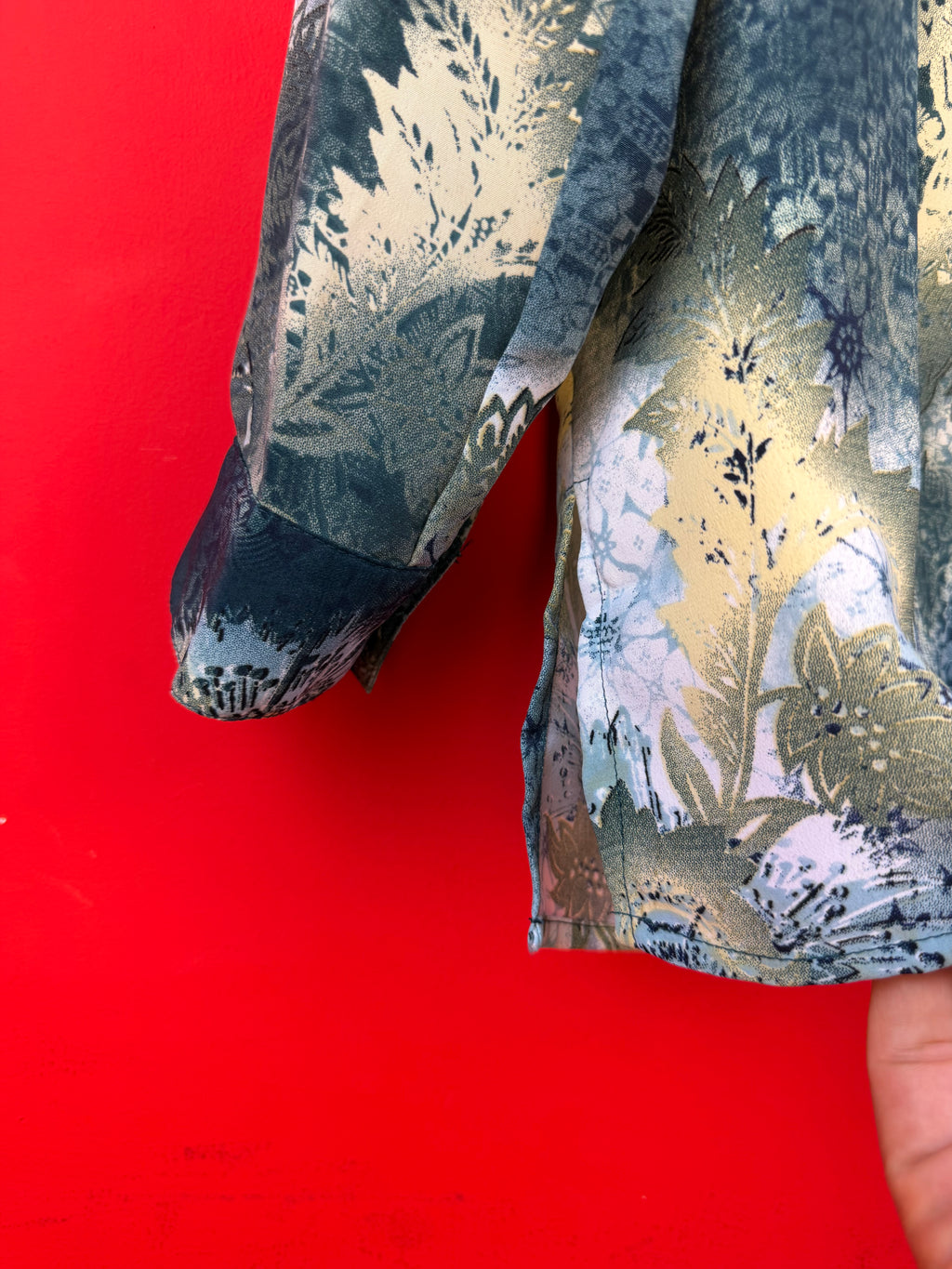 Blusa vintage 100% seta fantasia astratta verde e beige