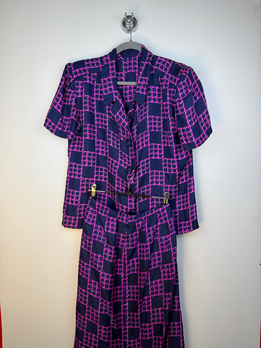 Completo vintage anni ’90 gonna e camicia fantasia viola e fucsia