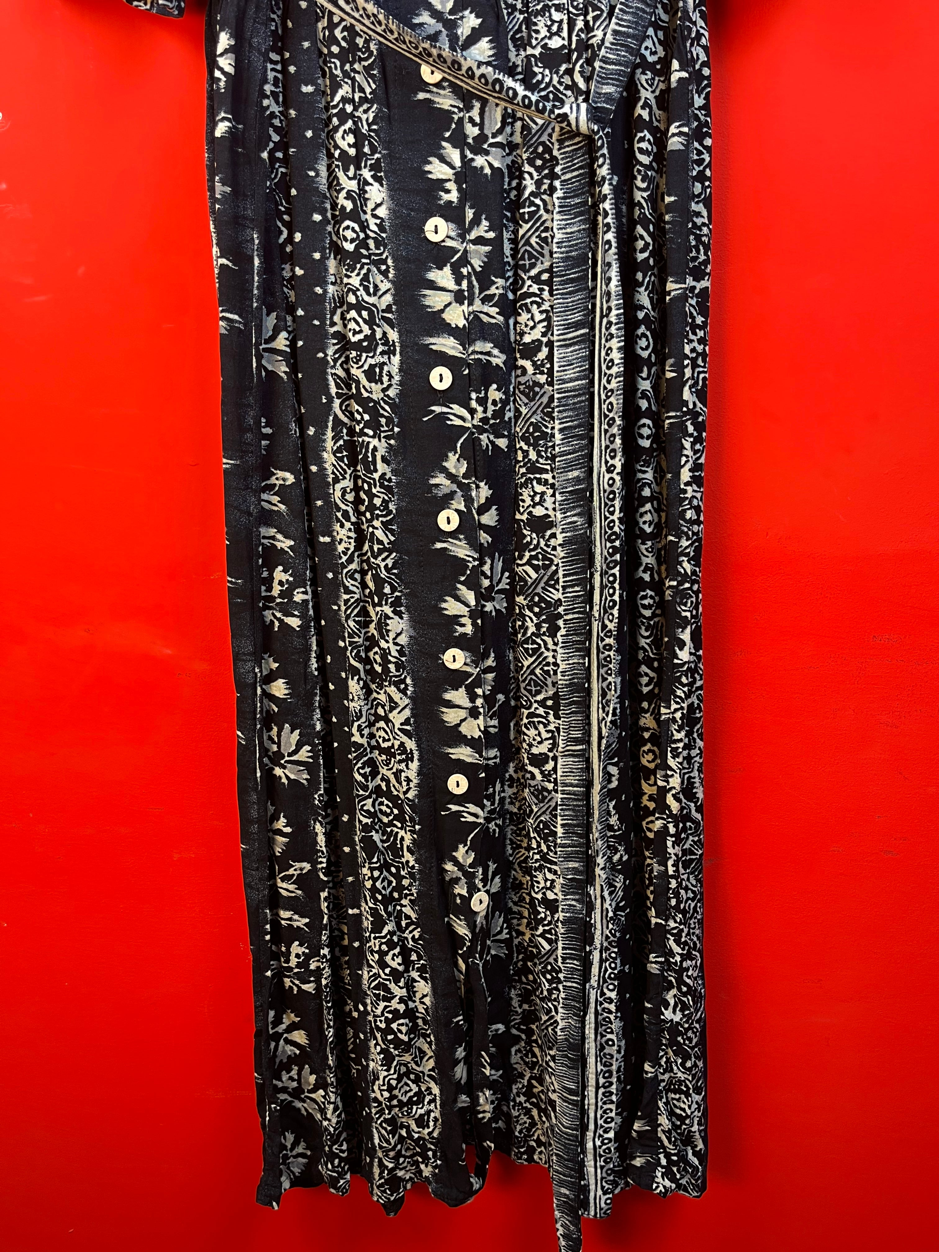 Vintage 90s Black & White Pattern Midi Dress